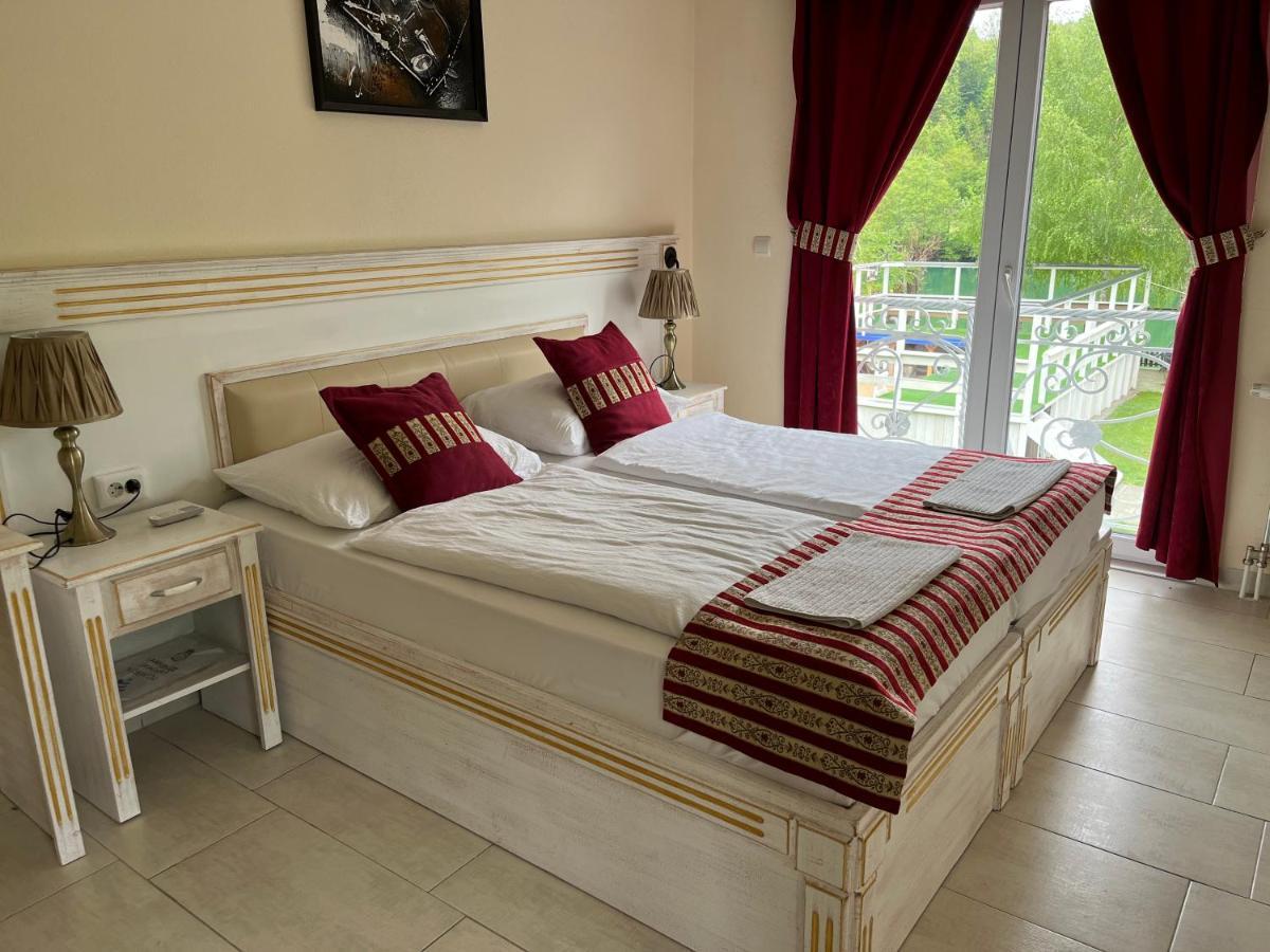 Rooms And Apartments Neron Bihac Lohovo Bagian luar foto