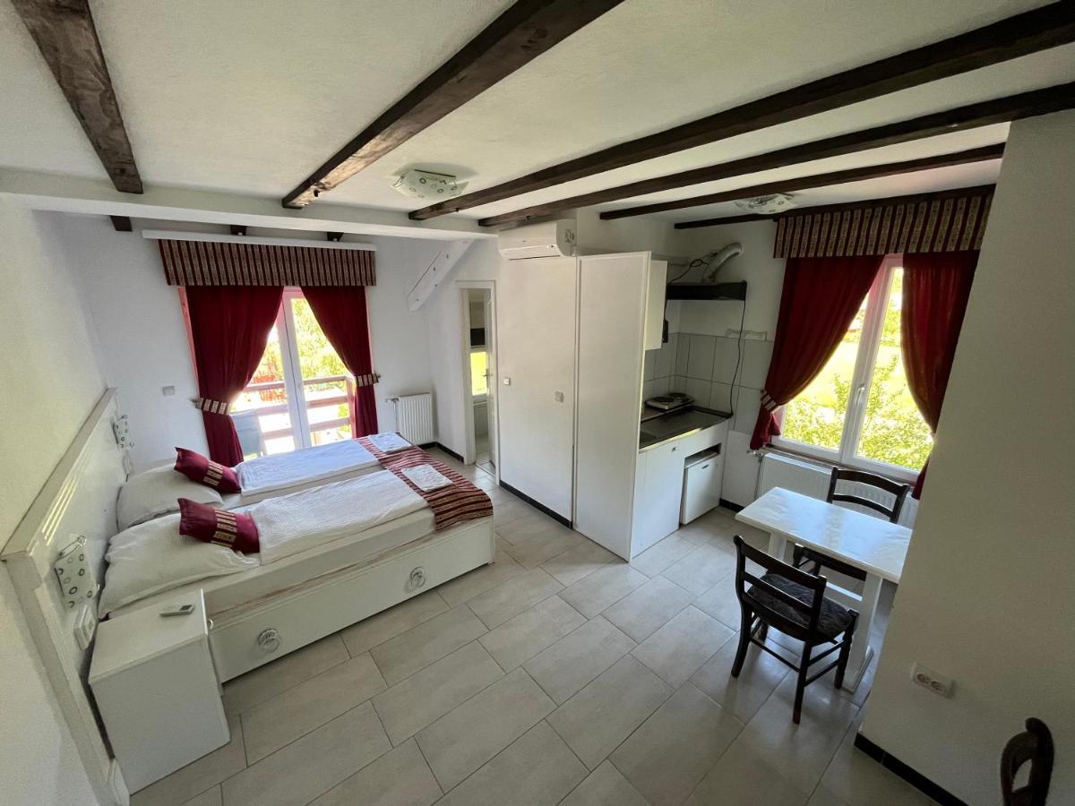 Rooms And Apartments Neron Bihac Lohovo Bagian luar foto