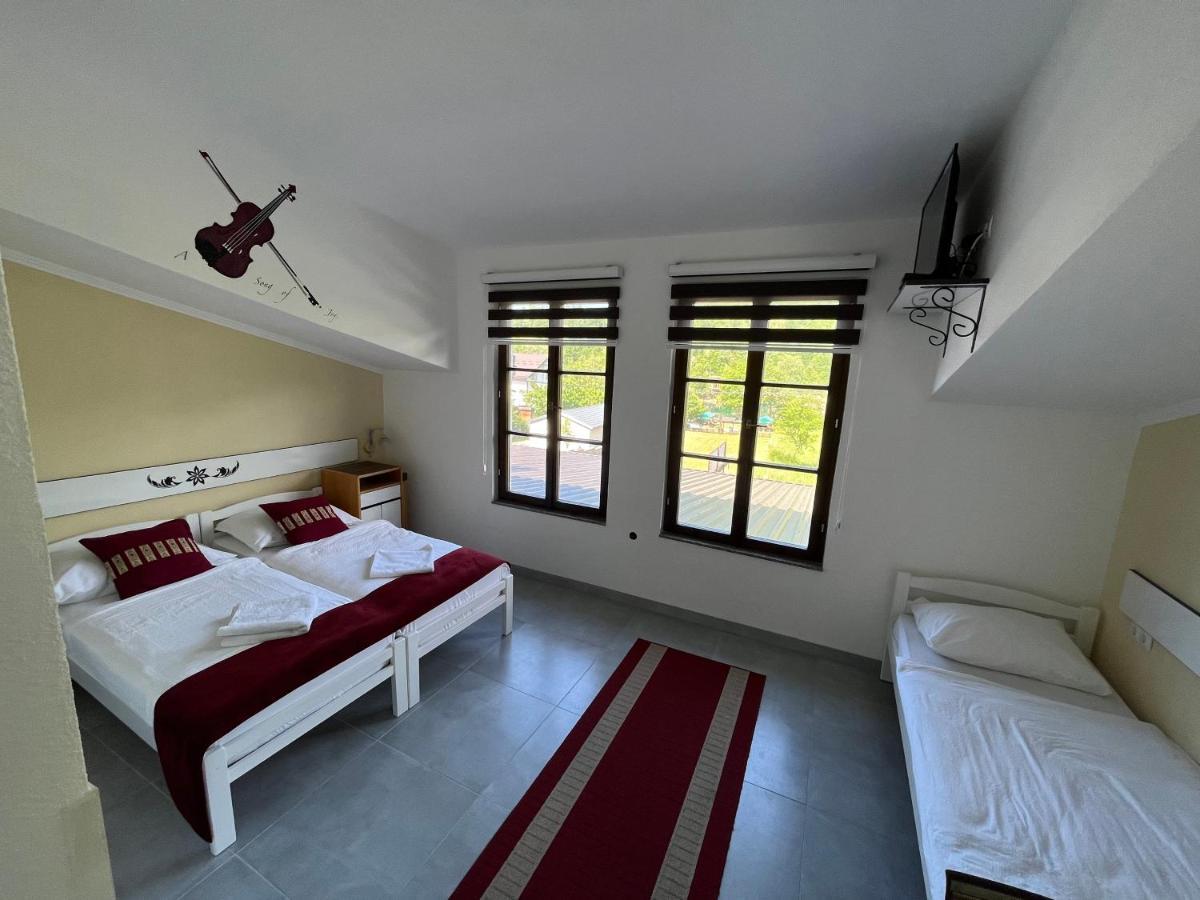 Rooms And Apartments Neron Bihac Lohovo Bagian luar foto