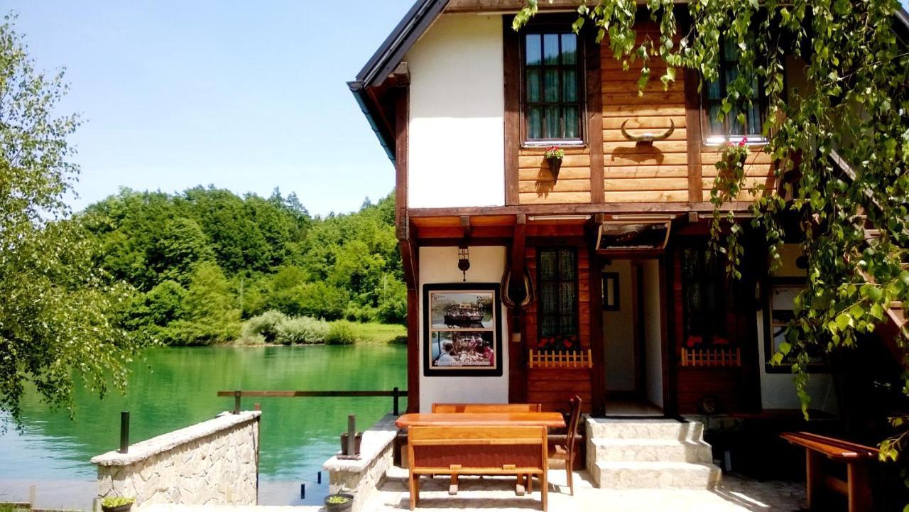 Rooms And Apartments Neron Bihac Lohovo Bagian luar foto