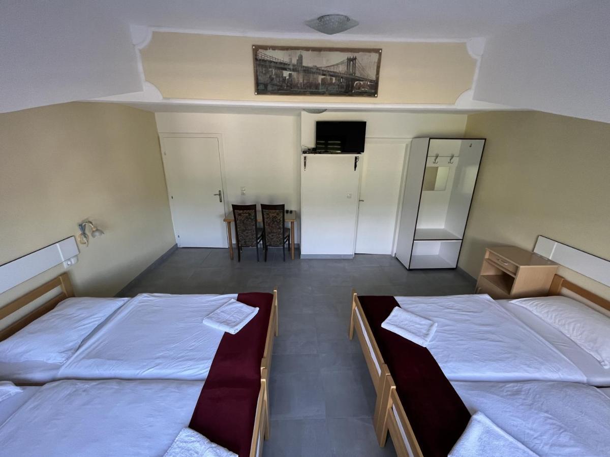 Rooms And Apartments Neron Bihac Lohovo Bagian luar foto