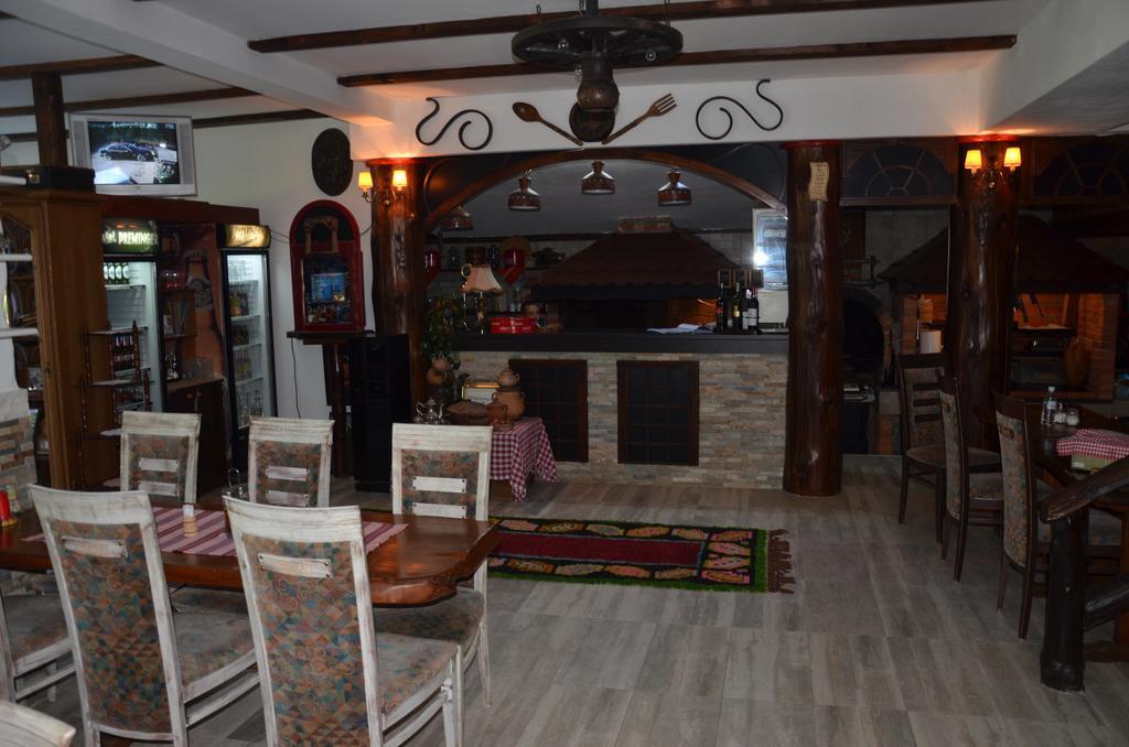 Rooms And Apartments Neron Bihac Lohovo Bagian luar foto
