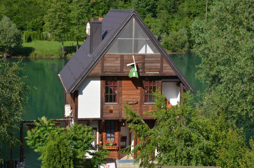 Rooms And Apartments Neron Bihac Lohovo Bagian luar foto