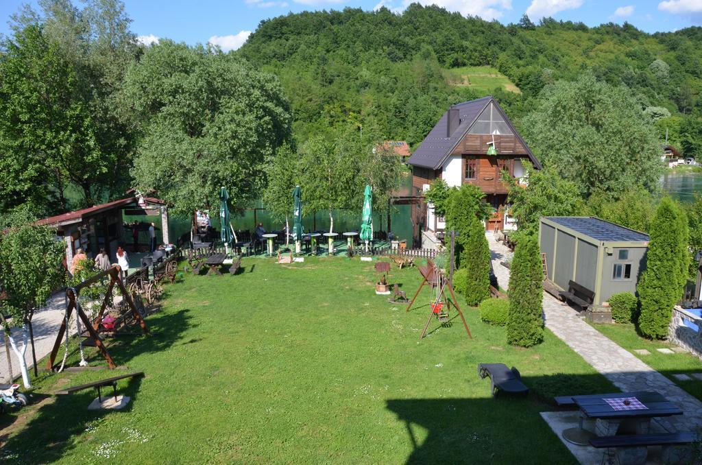 Rooms And Apartments Neron Bihac Lohovo Bagian luar foto