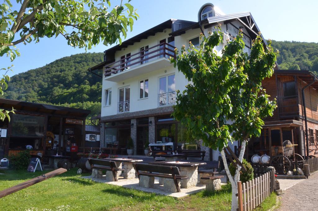Rooms And Apartments Neron Bihac Lohovo Bagian luar foto