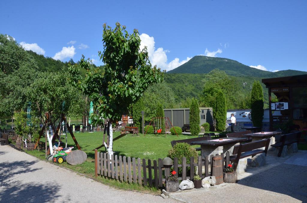 Rooms And Apartments Neron Bihac Lohovo Bagian luar foto