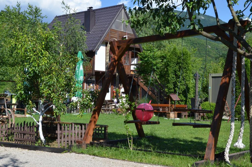 Rooms And Apartments Neron Bihac Lohovo Bagian luar foto