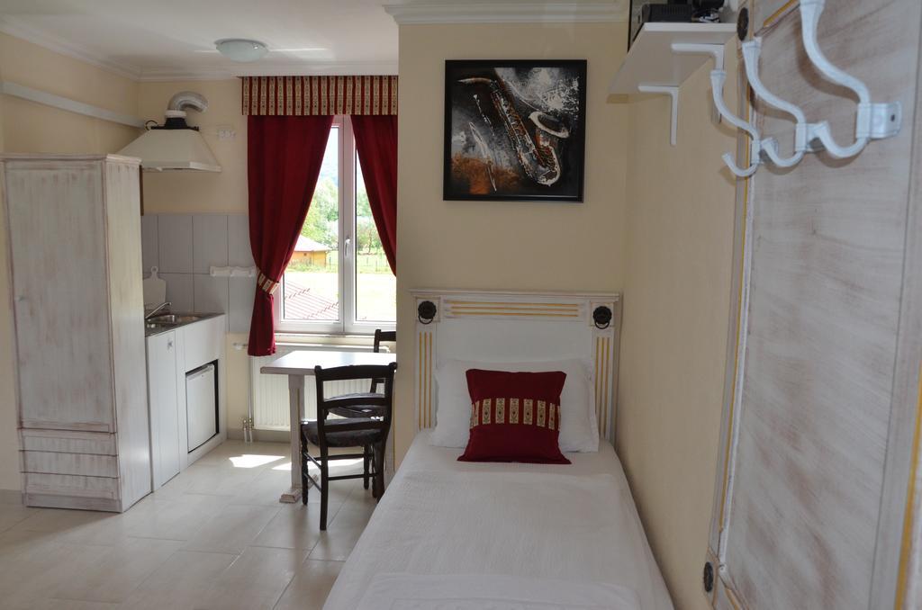 Rooms And Apartments Neron Bihac Lohovo Bagian luar foto