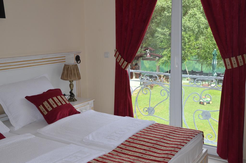 Rooms And Apartments Neron Bihac Lohovo Bagian luar foto