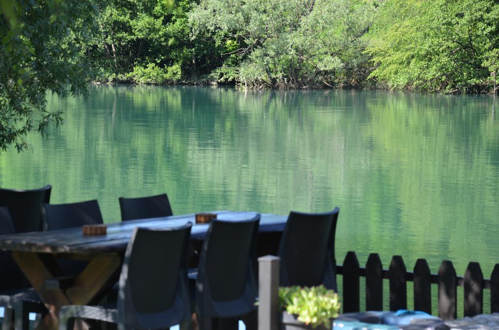 Rooms And Apartments Neron Bihac Lohovo Bagian luar foto