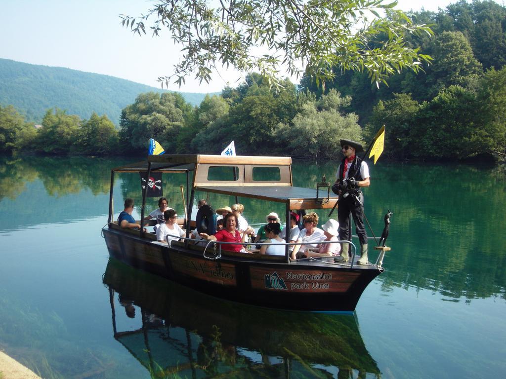 Rooms And Apartments Neron Bihac Lohovo Bagian luar foto