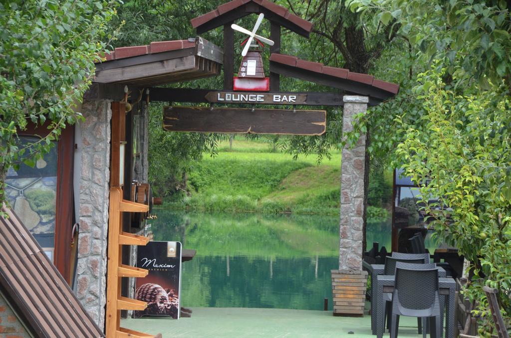 Rooms And Apartments Neron Bihac Lohovo Bagian luar foto